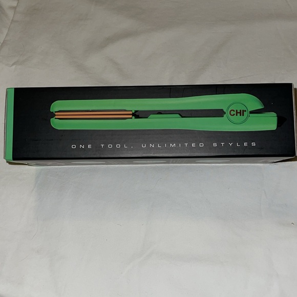 CHI Lime To Wow Ceramic 1” Hairstyling Iron - Picture 4 of 7